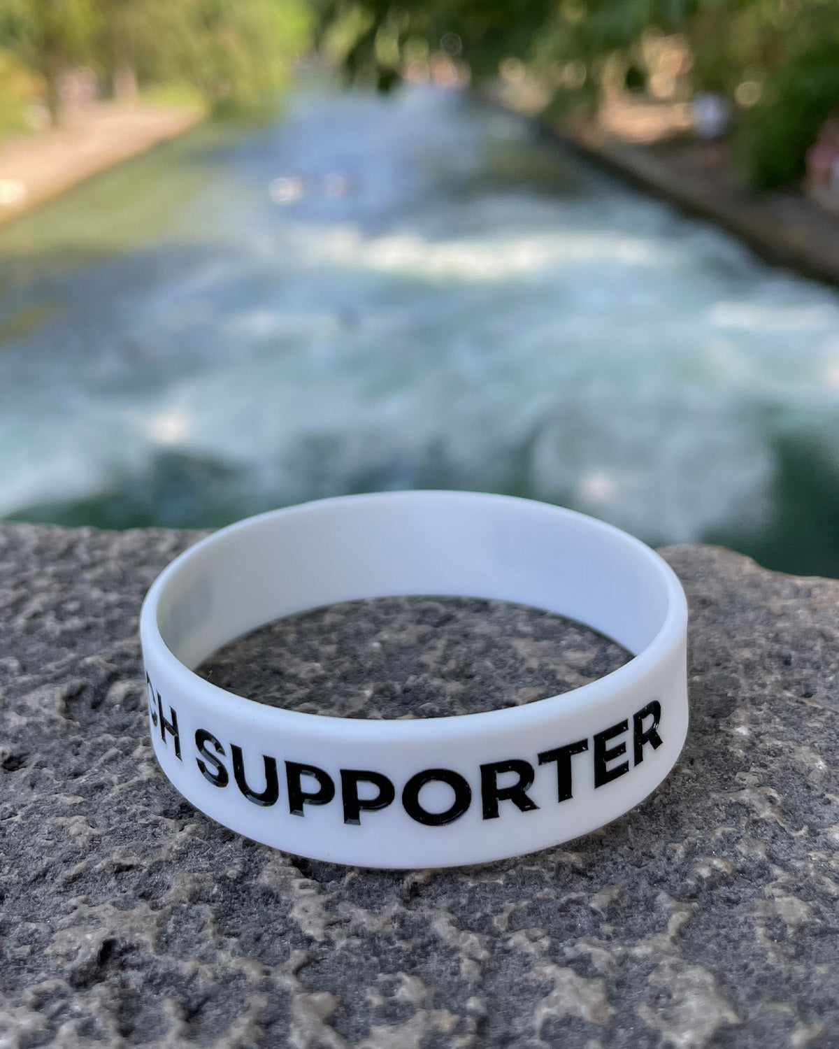 Eisbach Supporter Band — side view